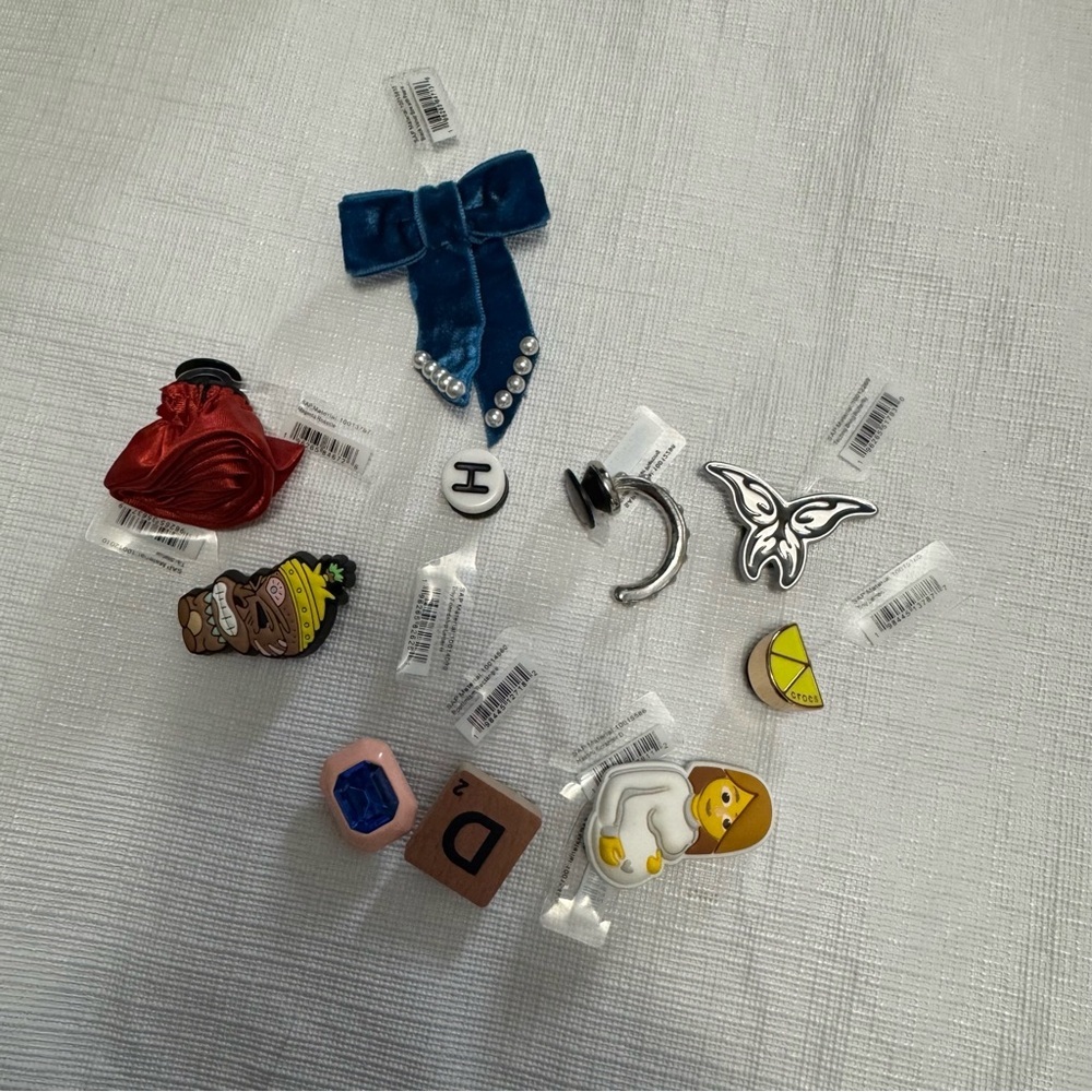 Crocs Jibbits 10 pcs NWT